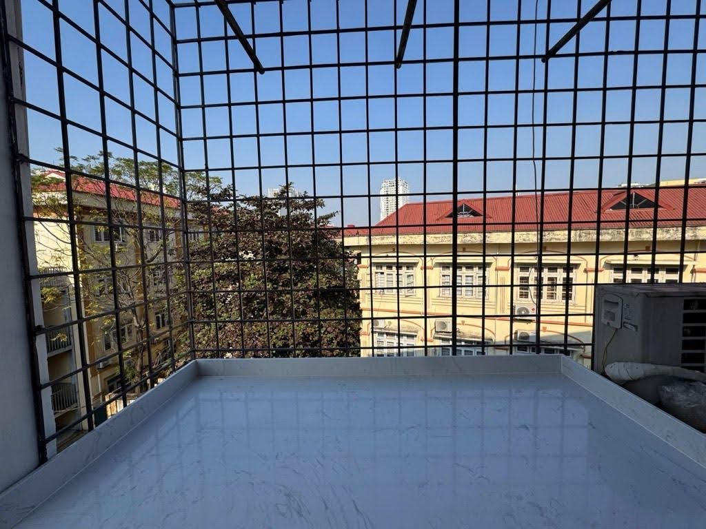 Bán gấp nhà Nguyễn Công Trứ, DT 35m2x5T, giá 10 tỷ, nhà đẹp ở ngay tặng toàn bộ nội thất